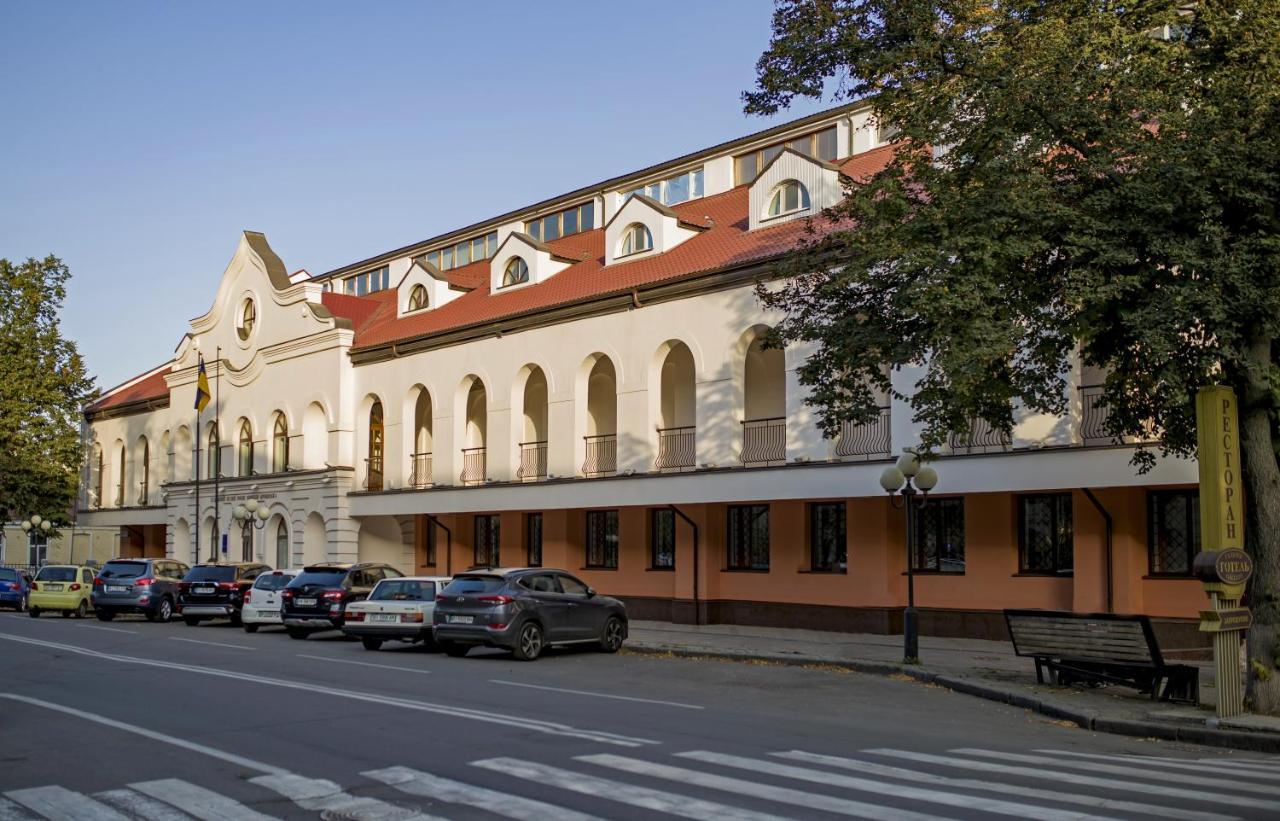 Remarkable Appartments In Town Center Poltava Esterno foto