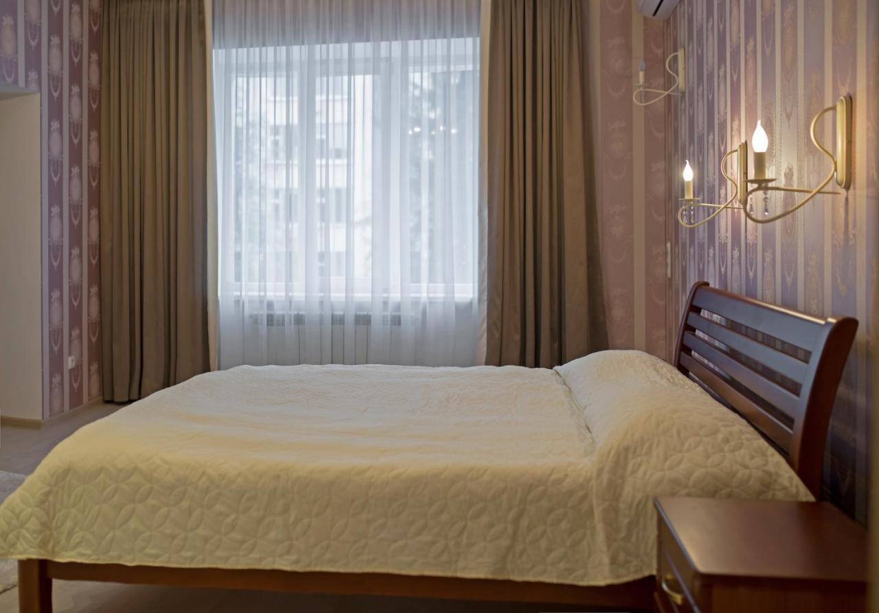 Remarkable Appartments In Town Center Poltava Esterno foto