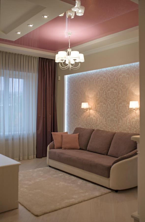 Remarkable Appartments In Town Center Poltava Esterno foto