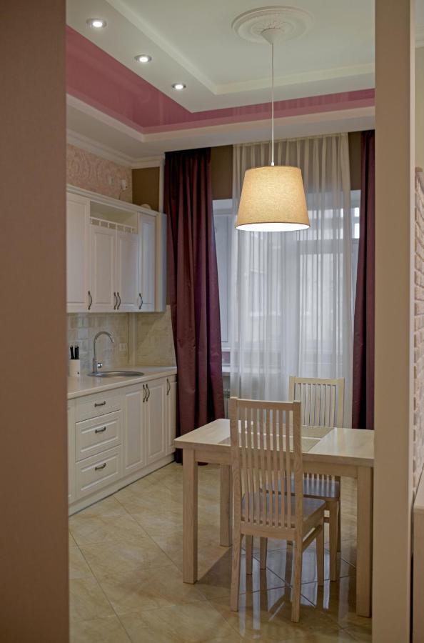 Remarkable Appartments In Town Center Poltava Esterno foto
